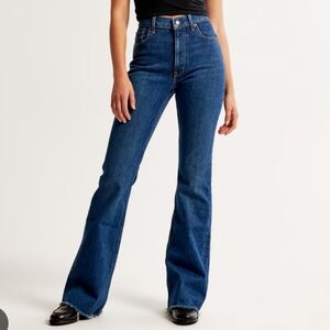 Abercrombie Vintage Flare High Rise jeans in size 26 regular length